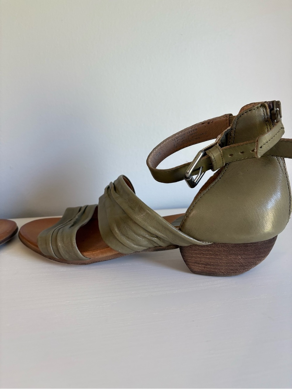 Miz Mooz Cassie Sage Green Leather Ruched Ankle Strap Block Heel Sandal Size 38 - Picture 9 of 14